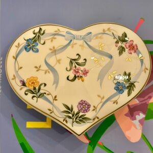 Christopher Stuart Bone China Lidded Trinket Box